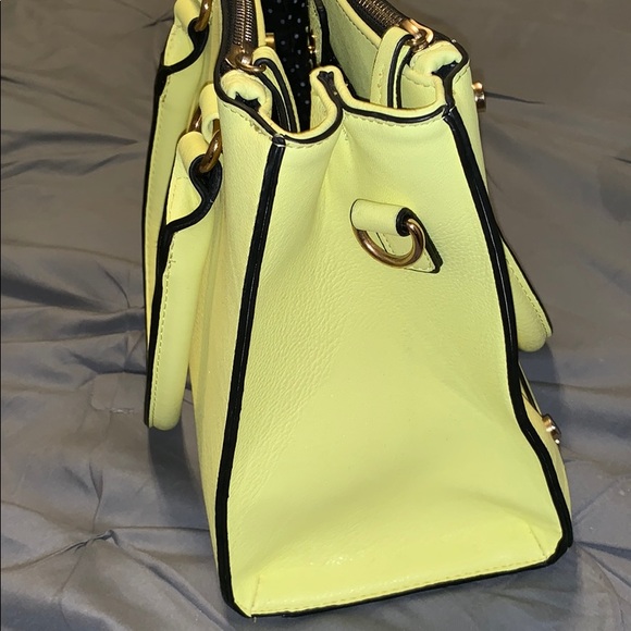 Call it spring purse - Picture 4 of 7